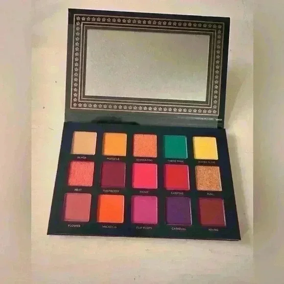 Brand New Ace Beaute eyeshadow - Picture 2 of 4